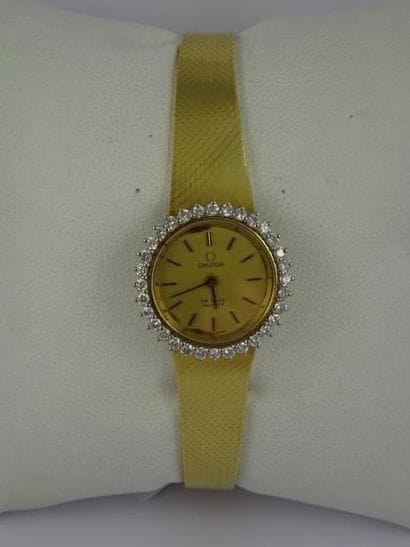 OMEGA DE VILLE


Montre bracelet de dame....