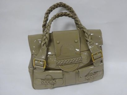 VALENTINO


Sac de dame en cuir verni beige,...