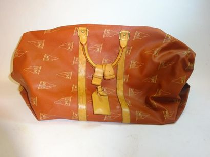 LOUIS VUITTON


America's Cup, modèle 1991.

Sac...