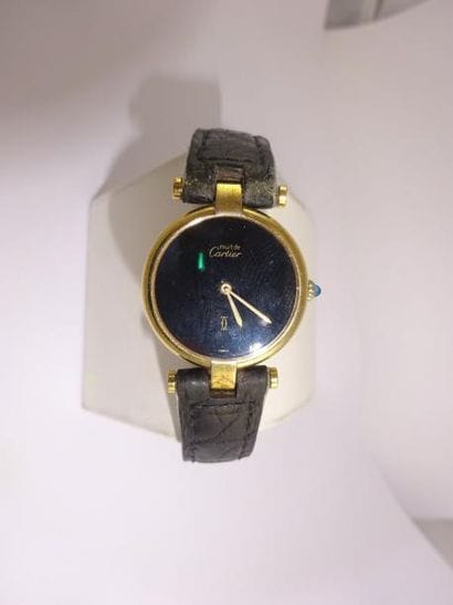 CARTIER


Montre bracelet de dame. 

Boîtier...