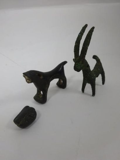 IRAN


- Amulette en forme de bouquetin

Bronze...