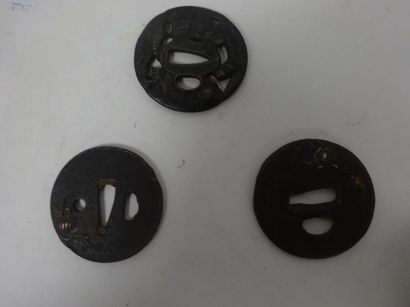 JAPON.


Lot de trois tsubas en fer du XIXème...
