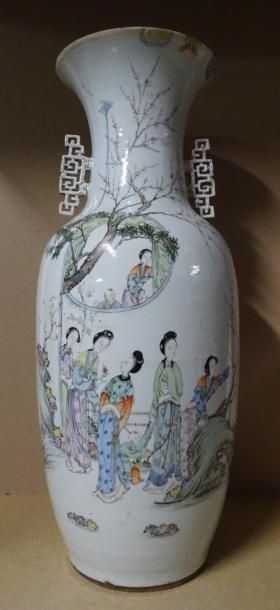 CHINE


Grand vase balustre en porcelaine...