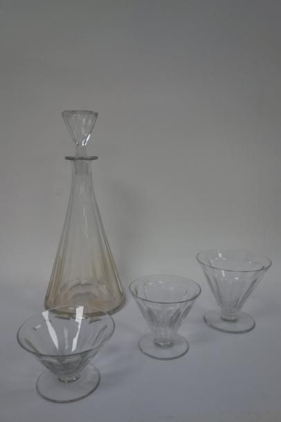 Attribuée à la Manufacture de BACCARAT


Partie...