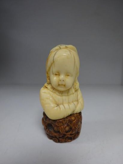 Pommeau de canne en forme de buste d'enfant...