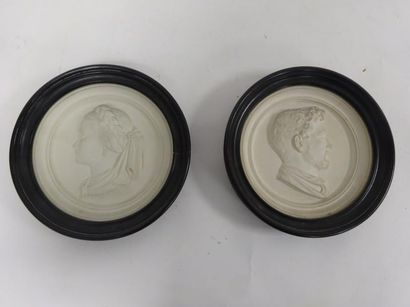 Julius Lippelt (1829-1864)


Deux médaillons...