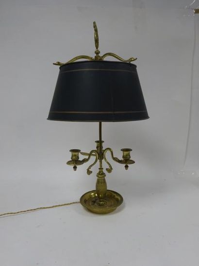 Lampe bouillotte en bronze ciselé à bouquet...