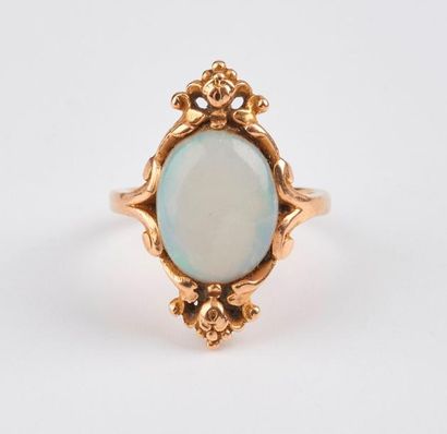 Bague de forme marquise en or jaune (750)...