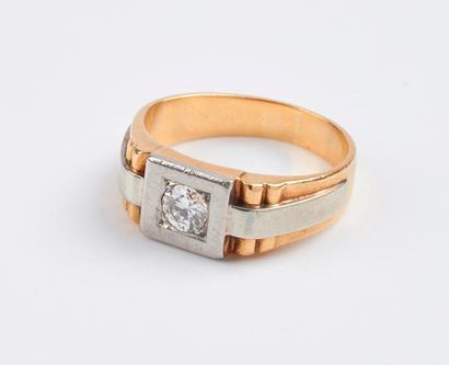 Petite bague chevalière en or jaune (750)...