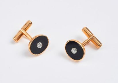 Paire de boutons de manchettes en or jaune...