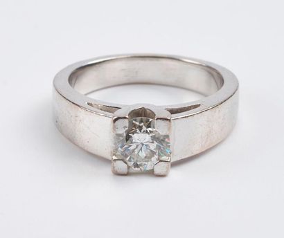 Bague jonc plat en or jaune rhodié (750)...