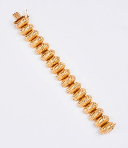 GROSSE, Germany


Bracelet articulé à maillons...