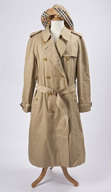 BURBERRY


Trench d'homme en toile beige,...