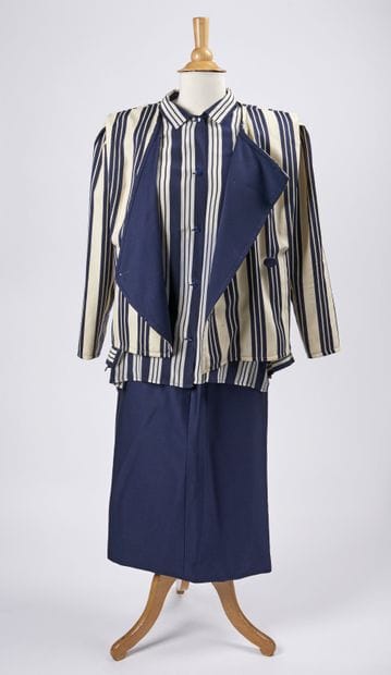 COURREGES


Ensemble comprenant :

- une...