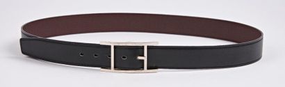HERMÈS Paris, made in France


Ceinture réversible...