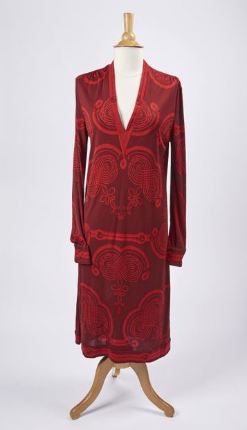 HERMES


Robe droite à décolleté V profond...