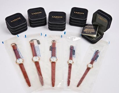 LANVIN


Ensemble de cinq montres bracelets...
