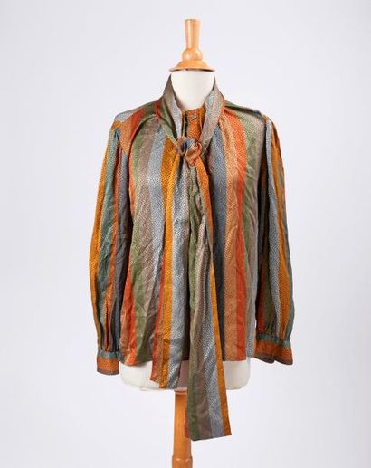 SAINT LAURENT Rive Gauche


Blouse en soie...