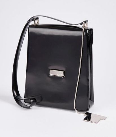 GUCCI


Sac à main en cuir noir de forme...