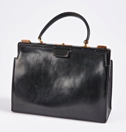 HERMES Paris


Sac de dame en box noir à...