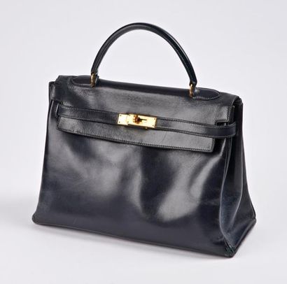 HERMES Paris

Sac à main 'Kelly' en box bleu...