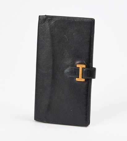 HERMES Paris


Portefeuille en cuir noir....