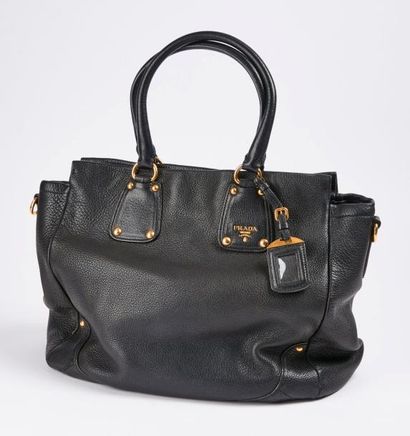 PRADA


Sac à main en veau grainé noir de...