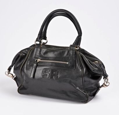 Sonia RYKIEL


Sac à main en cuir noir.

Taille...