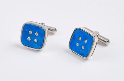 Paire de boutons de manchettes en or gris...