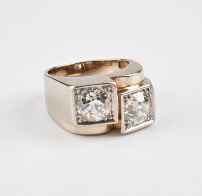 Petite bague chevalière en or gris (750)...