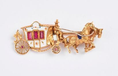 Broche en or jaune (750) figurant une voiture...