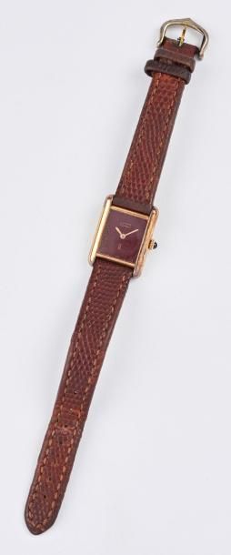 CARTIER, MUST


Montre bracelet de dame.

Boîtier...