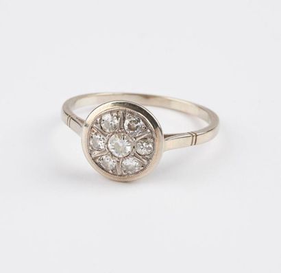 Petite bague en or gris (750) et platine...
