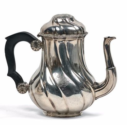 Théière en argent (950) sur bâte moulurée...