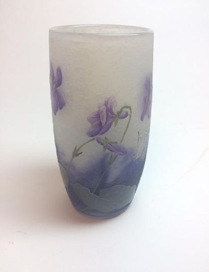 Etablissements DAUM à Nancy
Petit vase tonneau...