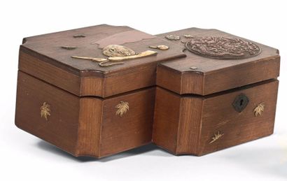 JAPON époque MEIJI (1868-1912)
Boîte en forme...