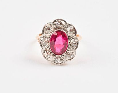 Bague marguerite en or jaune (750) ornée...