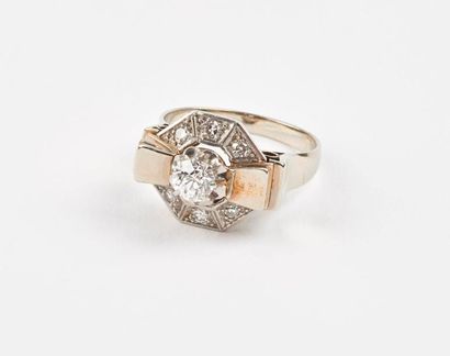 Bague à épaulement plat en or gris (750)...