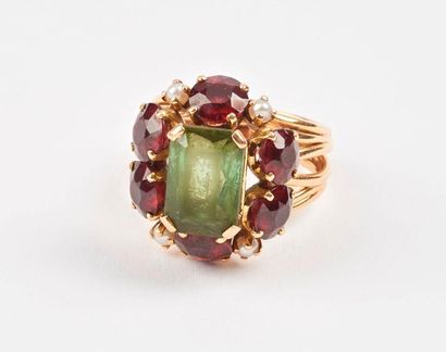 Bague marguerite en fils d'or jaune (750)...