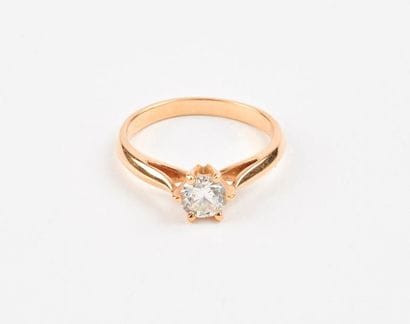 Bague solitaire en or jaune (750) ornée d'un...