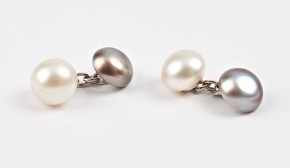 Paire de boutons de manchette en platine...