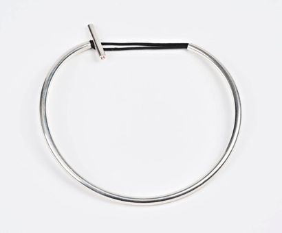 HERMES Paris


Collier torque formé d'un...