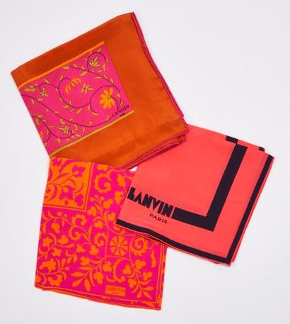 LANVIN


- Carré de soie imprimée rose corail...