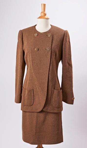 Emmanuel UNGARO COUTURE


Tailleur veste...