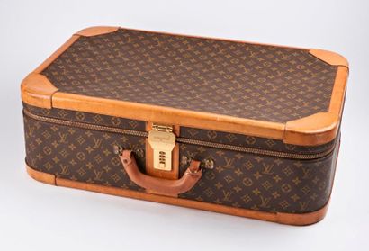 Louis VUITTON, Stratos


Valise en toile...