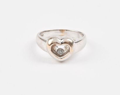 Bague en or gris (750) à chaton en forme...