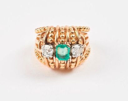 Bague bombée en filins d'or jaune (750) torsadés...