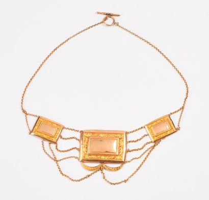 Collier draperie en or jaune (750) formé...