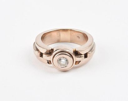 Bague solitaire en or gris (750) ornée d'un...