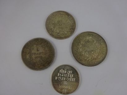 Lot de pièces en argent : 

- une pièce de...